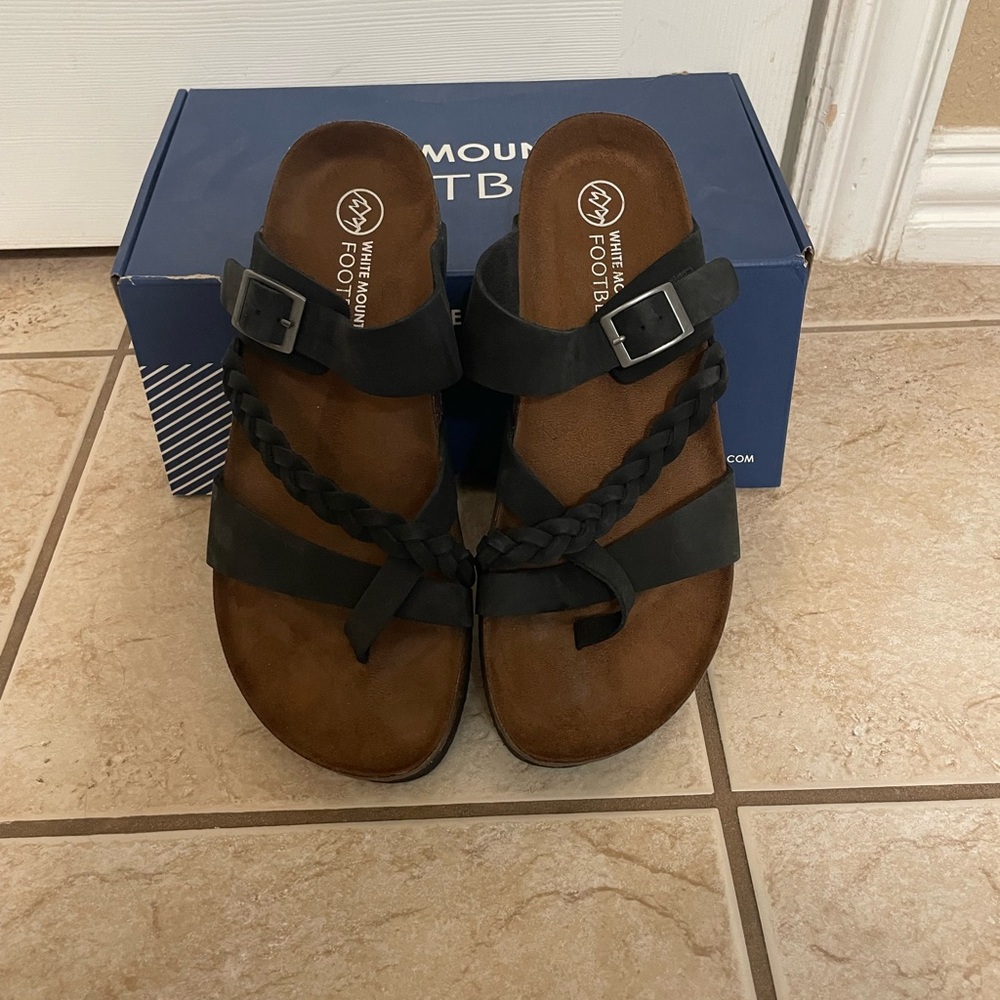 White Mountain Leather Thong Sandals
